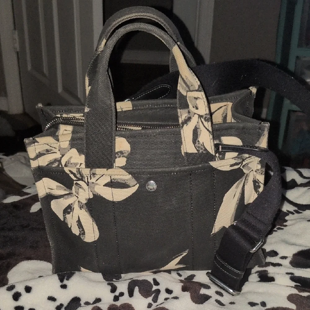 Coach Black and Cream Floral Handbag - Picture 5 of 6